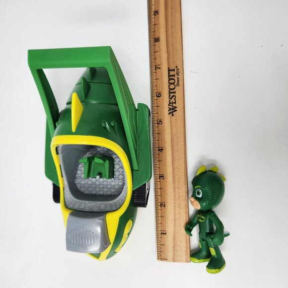 Pj Masks Gekko Mobile Toy Vehicle With Gekko Figure Green and Yellow - Picture 8 of 9